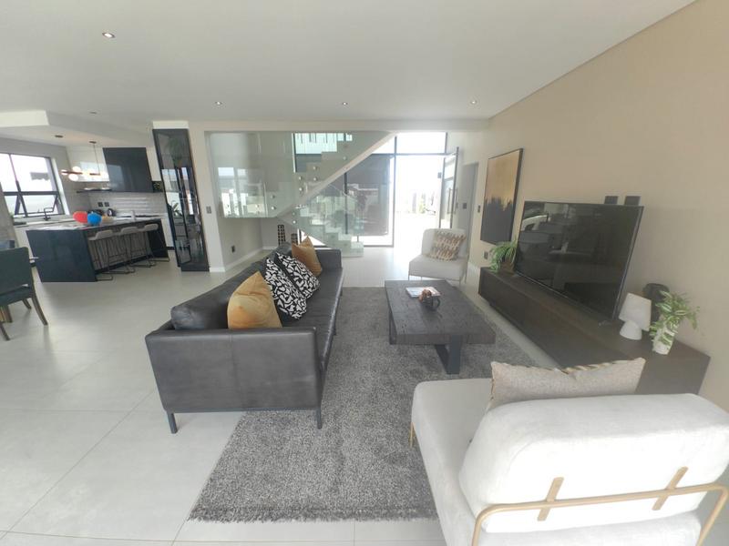 5 Bedroom Property for Sale in Midstream Heights Gauteng