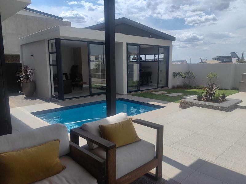 5 Bedroom Property for Sale in Midstream Heights Gauteng