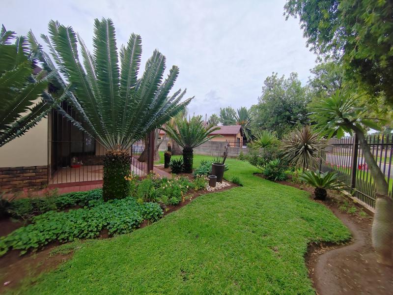 4 Bedroom Property for Sale in Booysens Gauteng