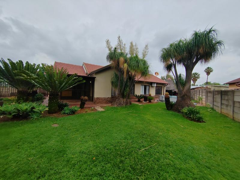 4 Bedroom Property for Sale in Booysens Gauteng