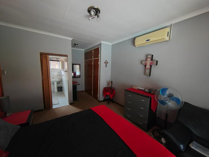 4 Bedroom Property for Sale in Booysens Gauteng