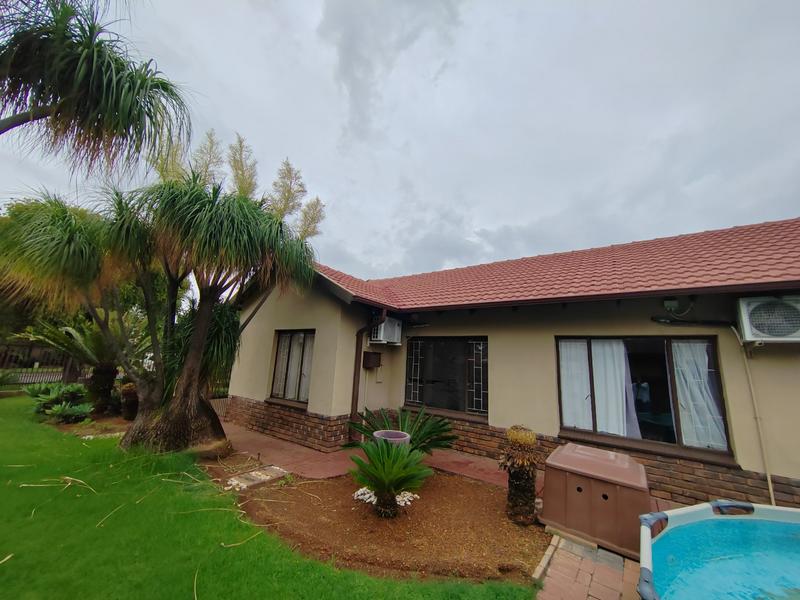 4 Bedroom Property for Sale in Booysens Gauteng