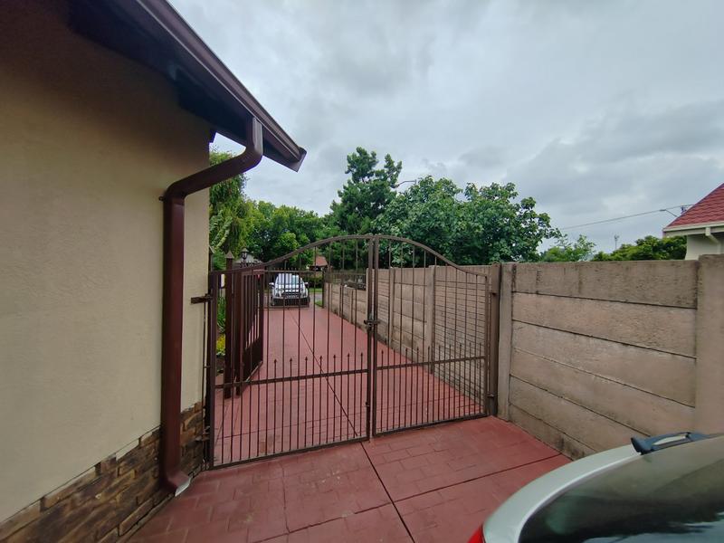 4 Bedroom Property for Sale in Booysens Gauteng