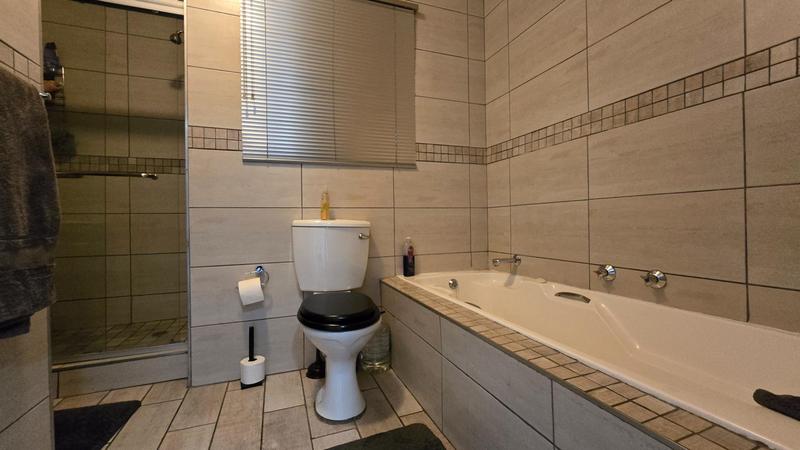 1 Bedroom Property for Sale in Bedfordview Gauteng