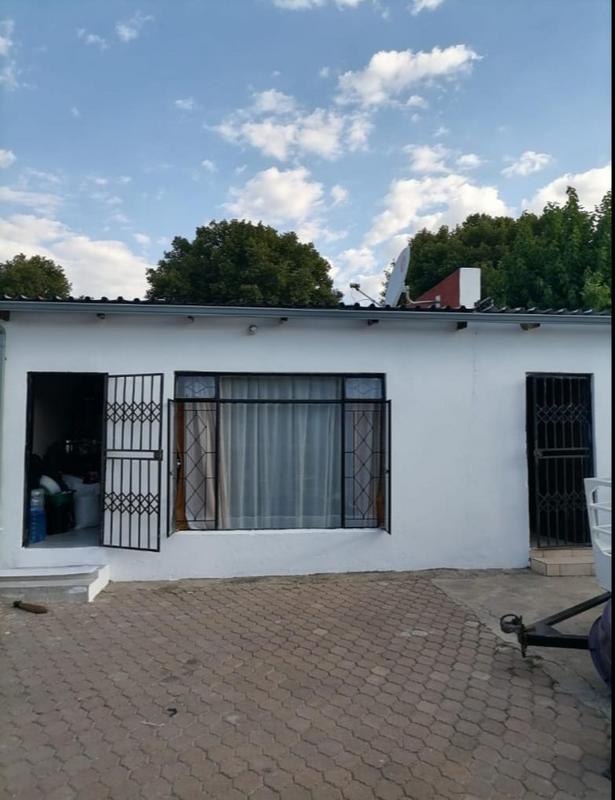 To Let 3 Bedroom Property for Rent in Bezuidenhout Valley Gauteng