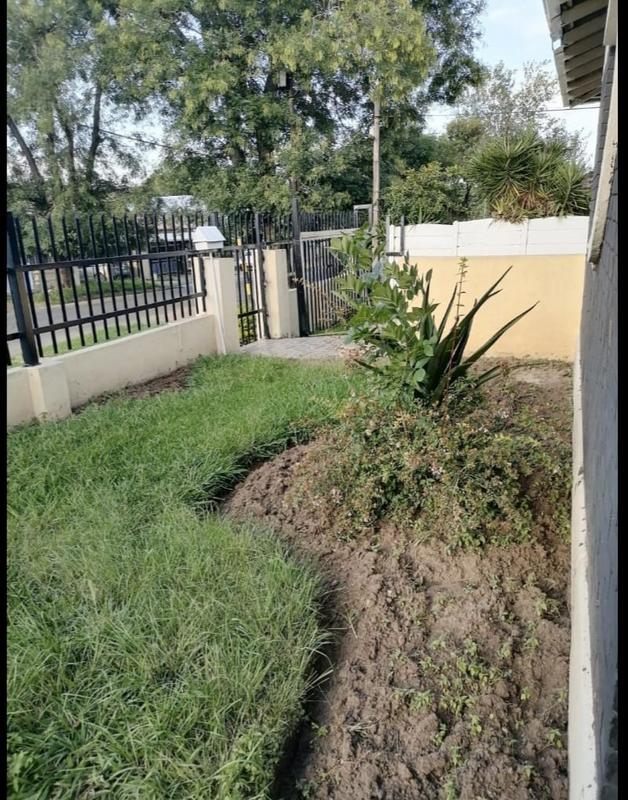 To Let 3 Bedroom Property for Rent in Bezuidenhout Valley Gauteng