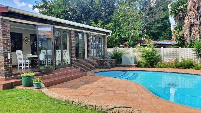 4 Bedroom Property for Sale in Dawnview Gauteng