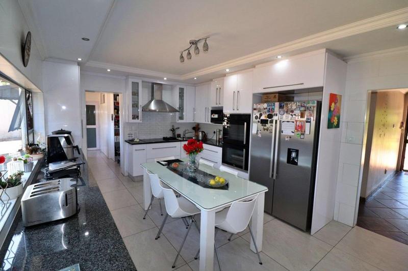 4 Bedroom Property for Sale in Dawnview Gauteng