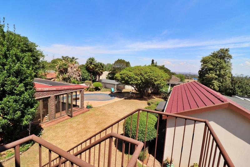 4 Bedroom Property for Sale in Dawnview Gauteng