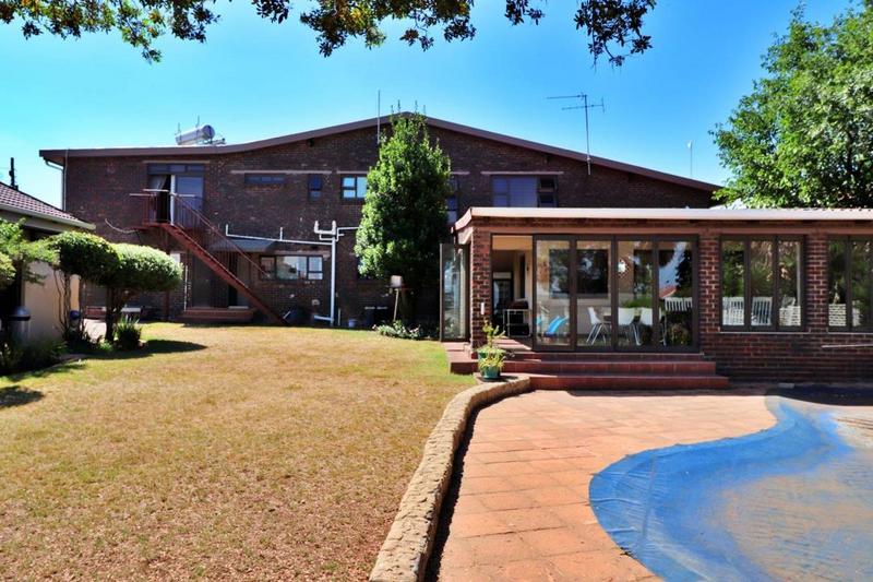 4 Bedroom Property for Sale in Dawnview Gauteng