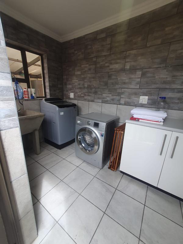 4 Bedroom Property for Sale in Dawnview Gauteng