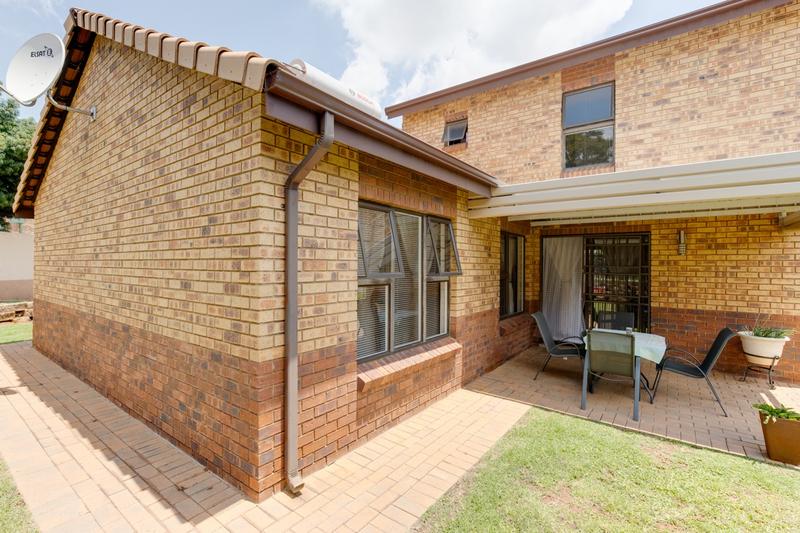 To Let 3 Bedroom Property for Rent in Die Hoewes Gauteng