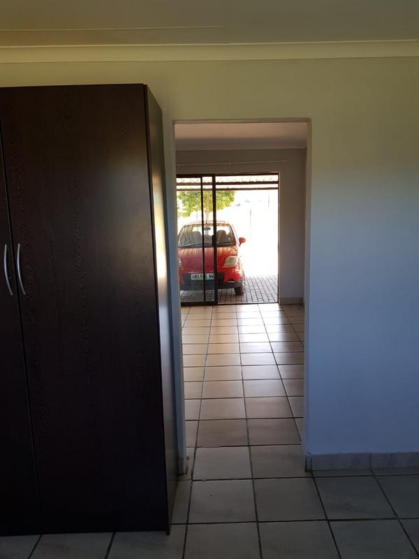 To Let 1 Bedroom Property for Rent in Zandfontein AH Gauteng