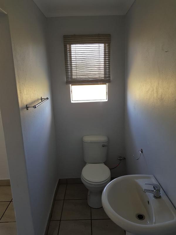 To Let 1 Bedroom Property for Rent in Zandfontein AH Gauteng