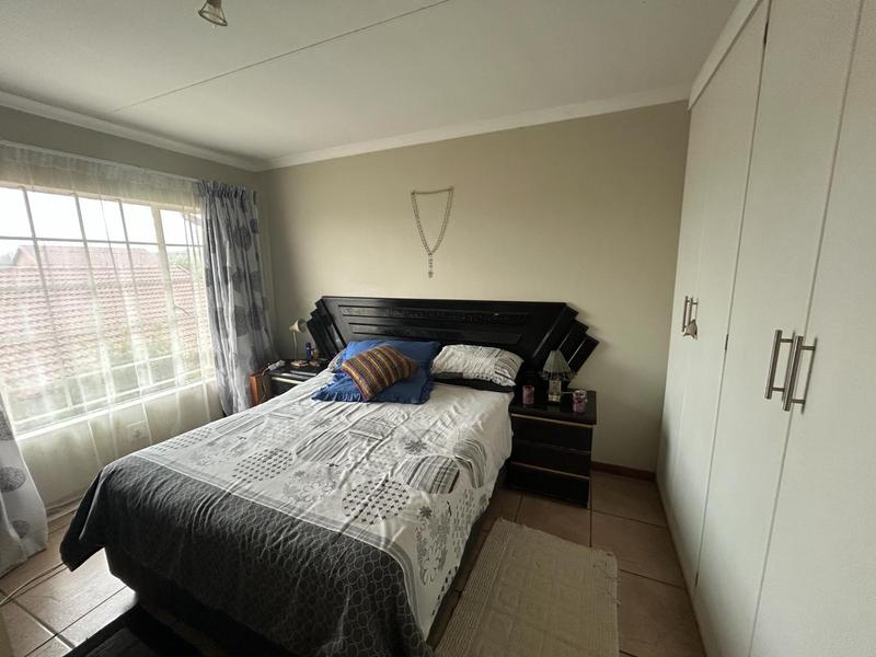 2 Bedroom Property for Sale in The Reeds Gauteng