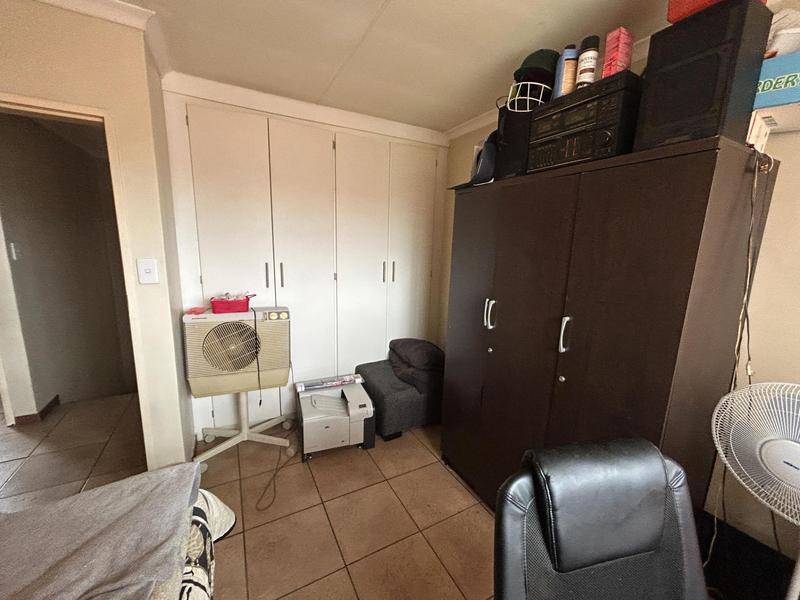 2 Bedroom Property for Sale in The Reeds Gauteng