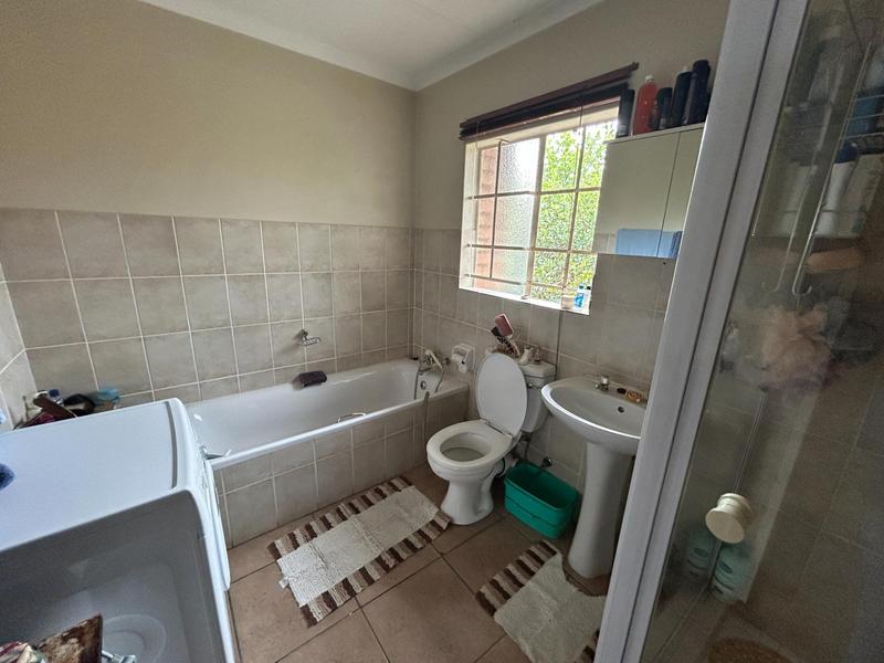 2 Bedroom Property for Sale in The Reeds Gauteng