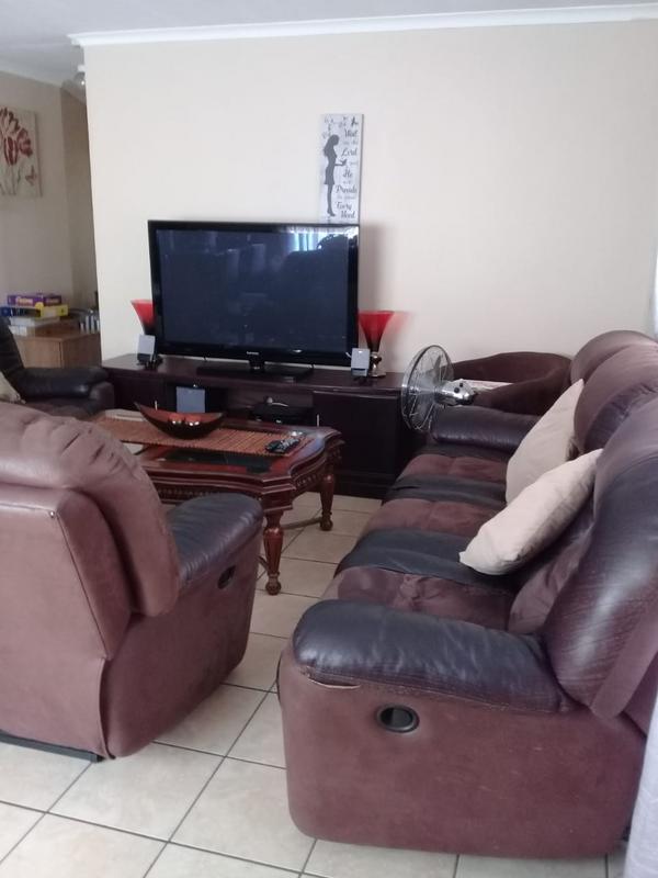 To Let 2 Bedroom Property for Rent in Greenhills Gauteng