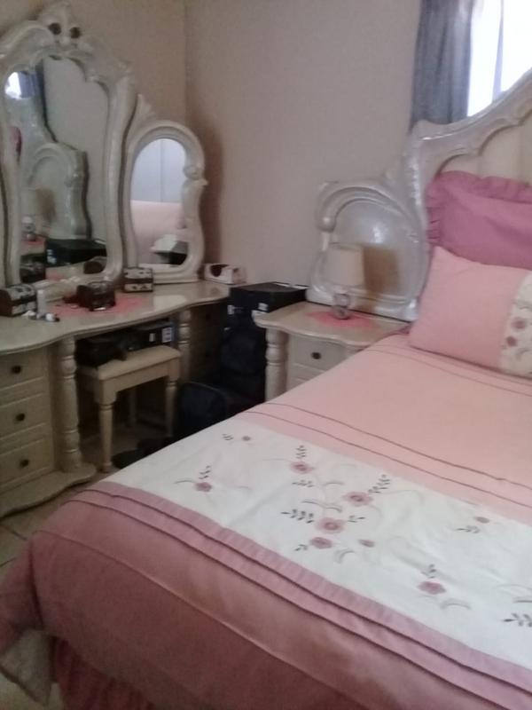 To Let 2 Bedroom Property for Rent in Greenhills Gauteng