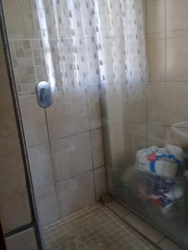 To Let 2 Bedroom Property for Rent in Greenhills Gauteng