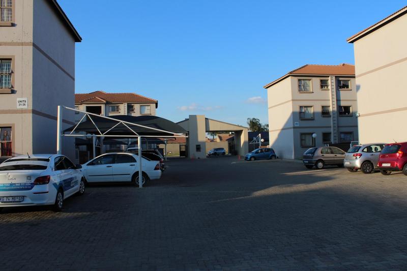 To Let 2 Bedroom Property for Rent in Bardene Gauteng