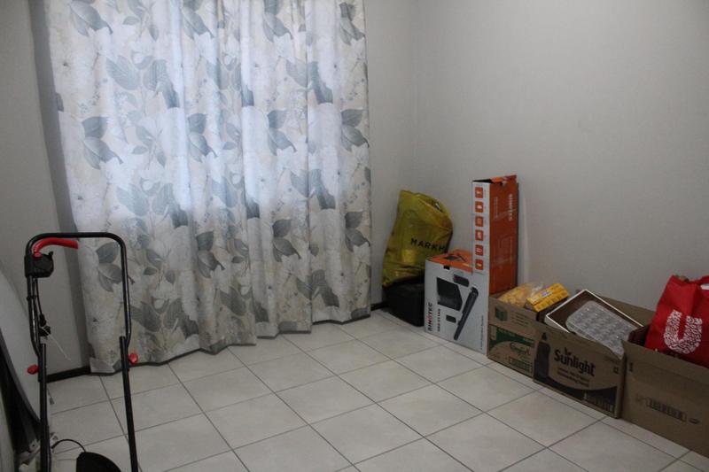 To Let 2 Bedroom Property for Rent in Bardene Gauteng