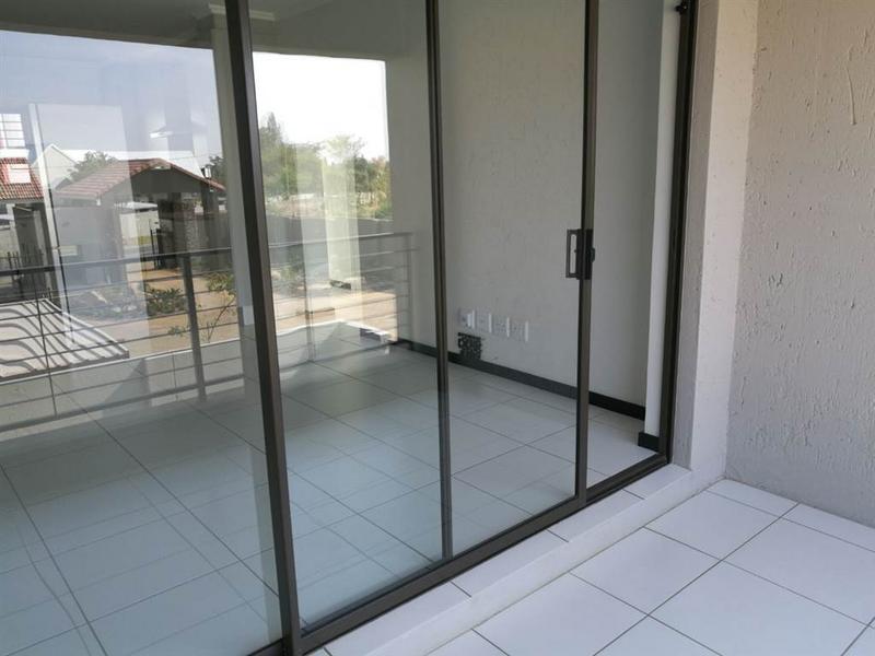 To Let 2 Bedroom Property for Rent in Fourways Gauteng