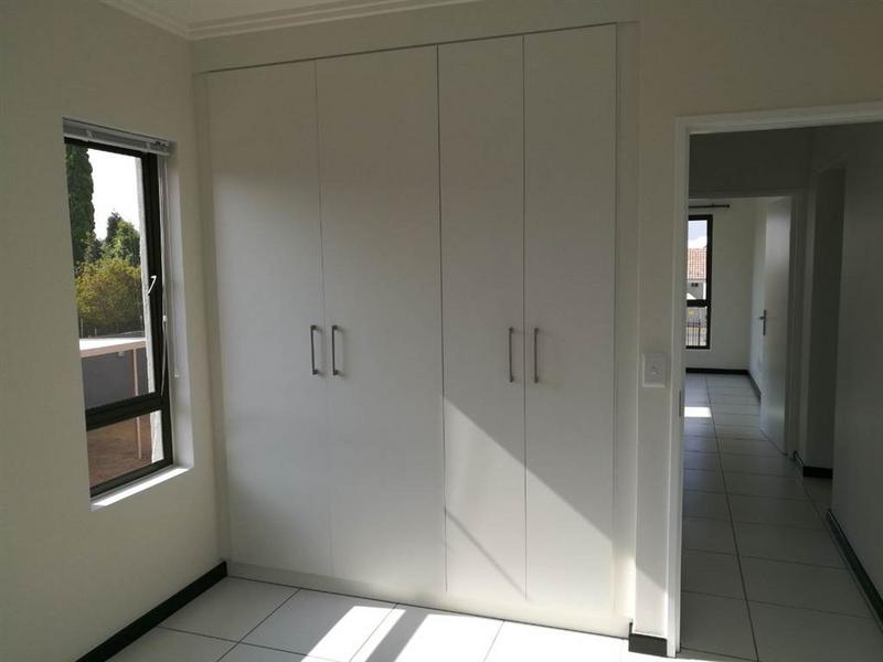 To Let 2 Bedroom Property for Rent in Fourways Gauteng