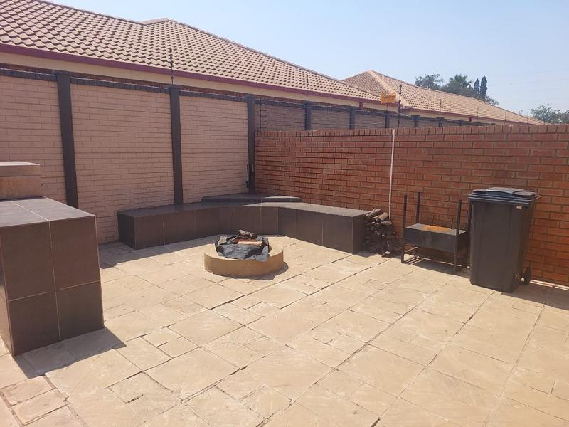 2 Bedroom Property for Sale in Vanderbijlpark SE Gauteng