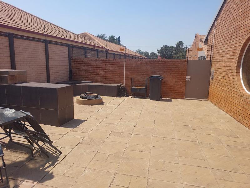 2 Bedroom Property for Sale in Vanderbijlpark SE Gauteng