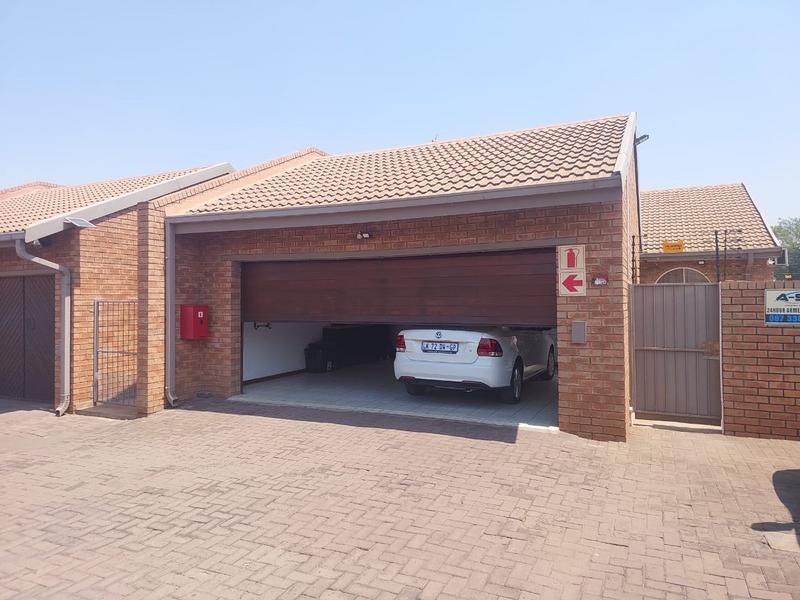 2 Bedroom Property for Sale in Vanderbijlpark SE Gauteng