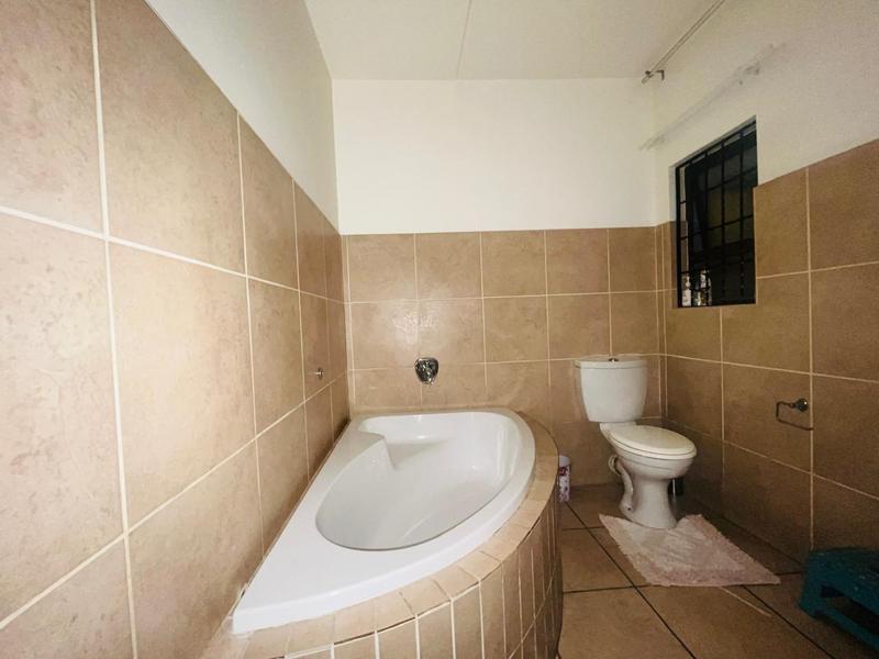 3 Bedroom Property for Sale in Vanderbijlpark SE 8 Gauteng