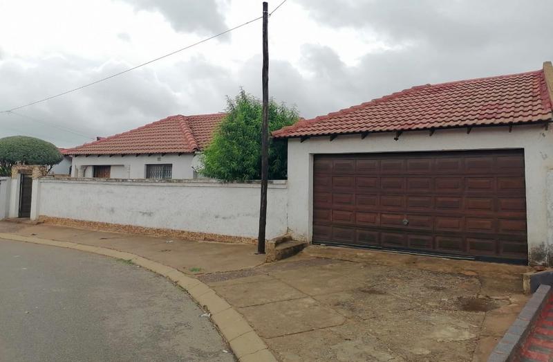 3 Bedroom Property for Sale in Protea Glen Gauteng