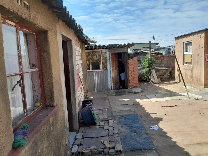 2 Bedroom Property for Sale in Zola Gauteng