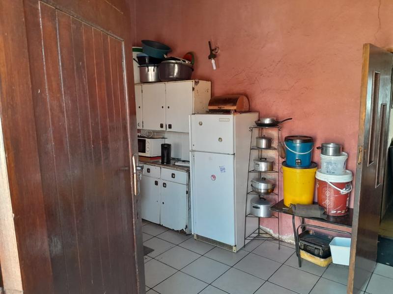 2 Bedroom Property for Sale in Zola Gauteng