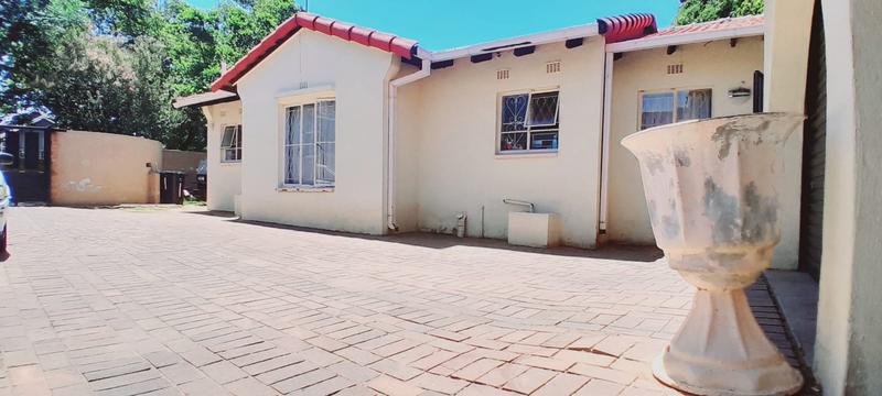 4 Bedroom Property for Sale in Fleurhof Gauteng