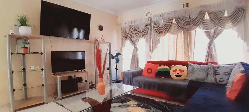 4 Bedroom Property for Sale in Fleurhof Gauteng