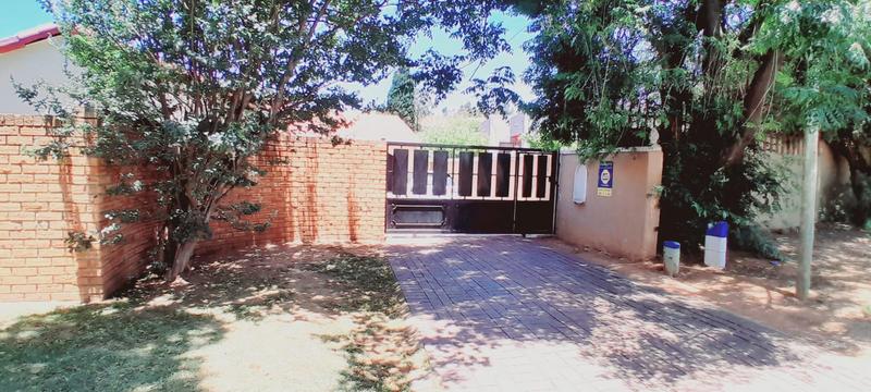 4 Bedroom Property for Sale in Fleurhof Gauteng