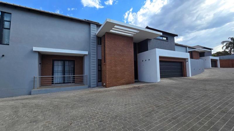 To Let 5 Bedroom Property for Rent in Waterkloof A H Gauteng