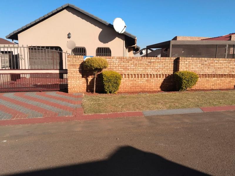 3 Bedroom Property for Sale in Spruit View Gauteng