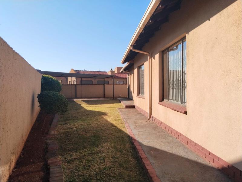 3 Bedroom Property for Sale in Spruit View Gauteng