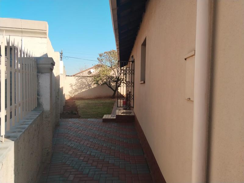 3 Bedroom Property for Sale in Spruit View Gauteng