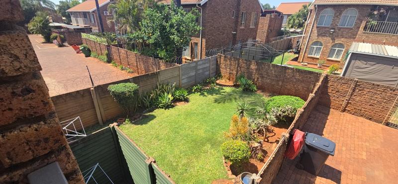 2 Bedroom Property for Sale in Doornpoort Gauteng