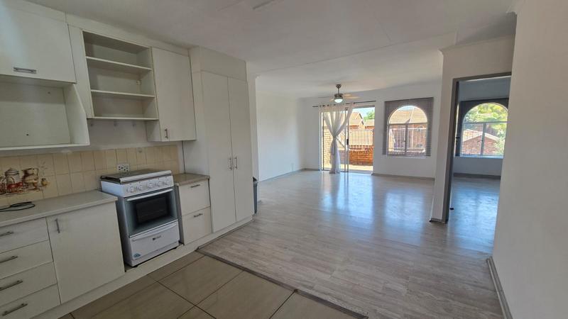 2 Bedroom Property for Sale in Doornpoort Gauteng