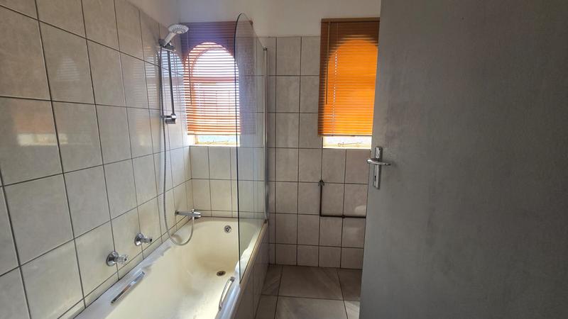 2 Bedroom Property for Sale in Doornpoort Gauteng