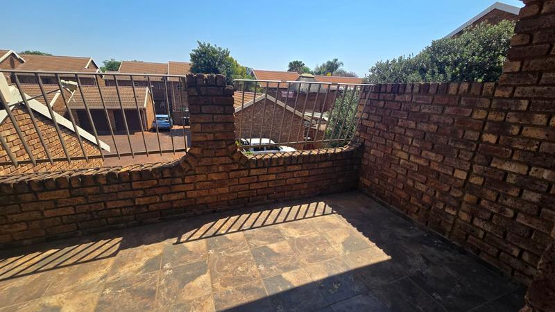 2 Bedroom Property for Sale in Doornpoort Gauteng