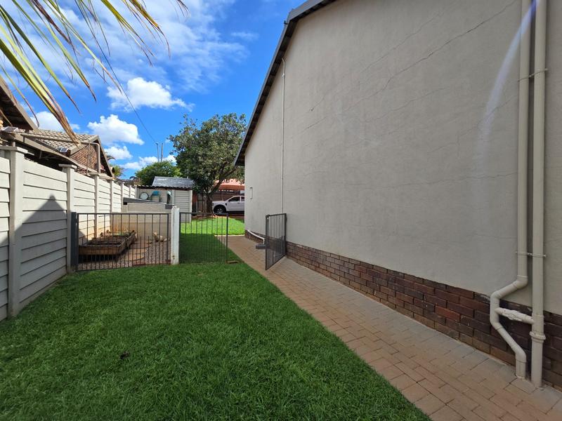 4 Bedroom Property for Sale in Magalieskruin Gauteng