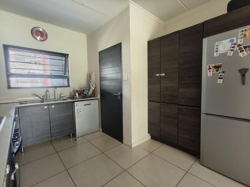 To Let 3 Bedroom Property for Rent in Fourways Gauteng