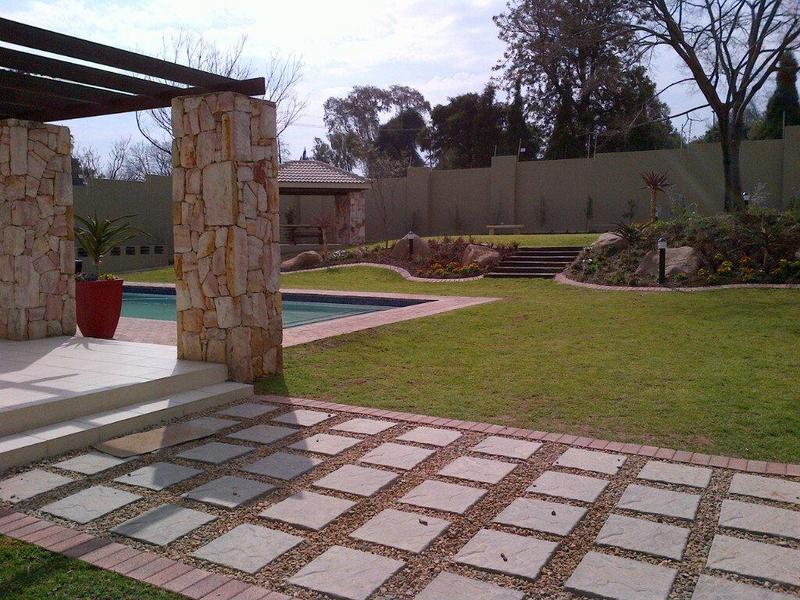 To Let 1 Bedroom Property for Rent in Bryanston Gauteng