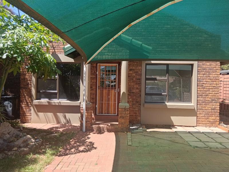 2 Bedroom Property for Sale in Theresa Park Gauteng